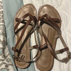 Strappy flat sandals
